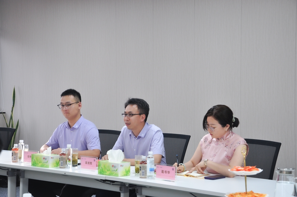 爱普生总裁参观BSport体育官网机器人