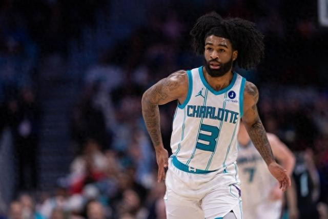 夏洛特黄蜂崛起：怀特成奇兵助球队冲击季后赛