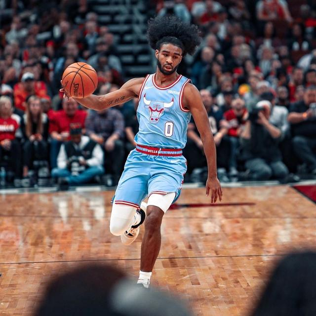 夏洛特黄蜂崛起：怀特成奇兵助球队冲击季后赛