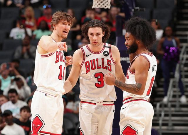 夏洛特黄蜂崛起：怀特成奇兵助球队冲击季后赛