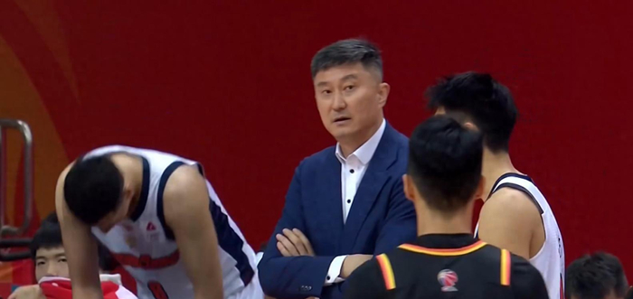 广东男篮客场惨败江苏队 防守崩溃引杜锋多职争