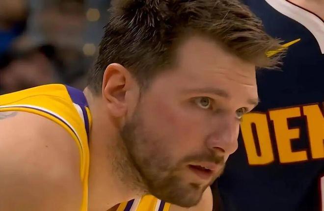 湖人加时逆转掘金 约基奇空砍24+16+14