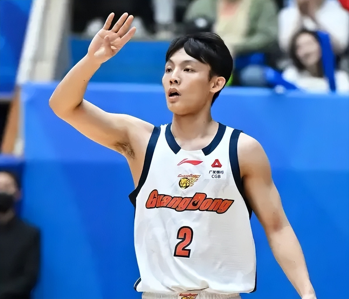 广东102-54大胜四川 陈家政徐杰崛起引关注