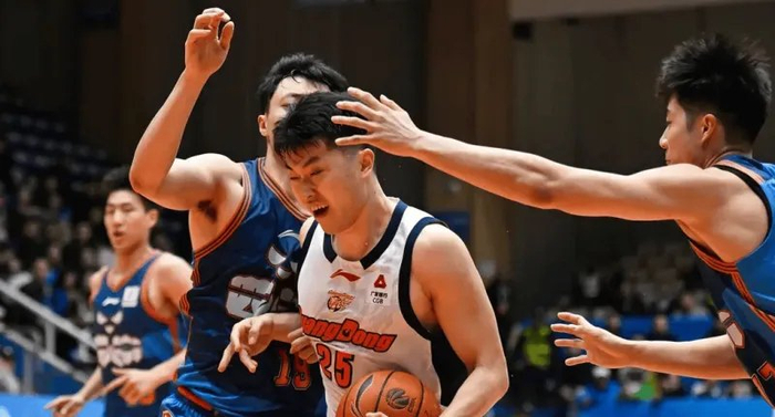 广东102-54大胜四川 陈家政徐杰崛起引关注